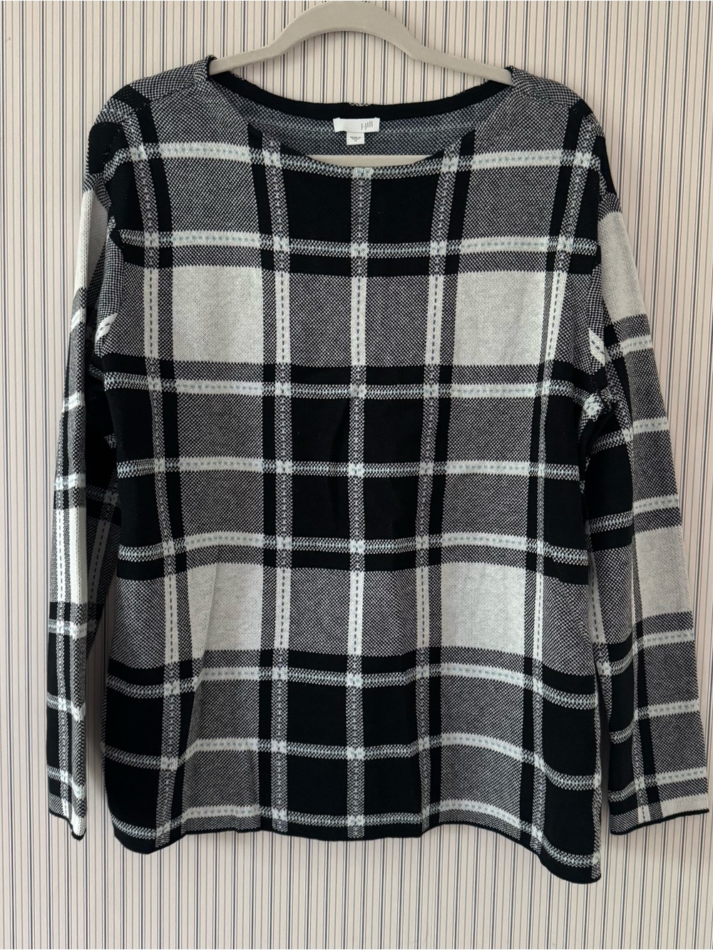 Women’s Black & Gray Plaid Knit Sweater